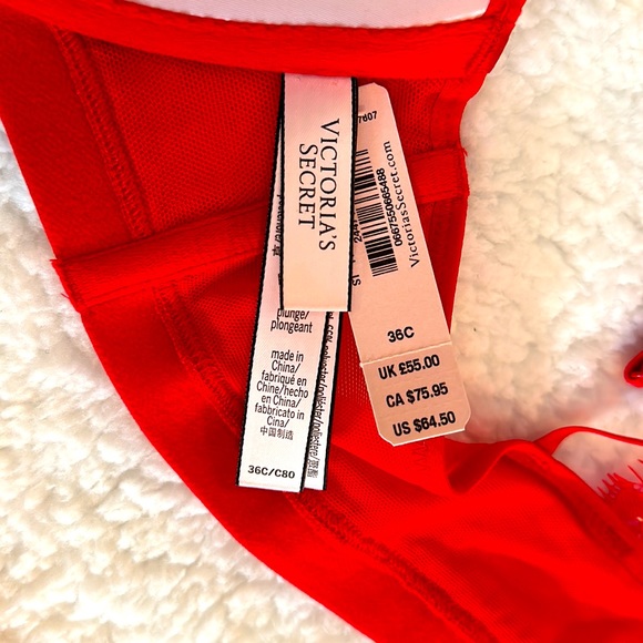 Victoria's Secret Front Close Strappy Back Lace Bra & Cheeky Set - Picture 5 of 9